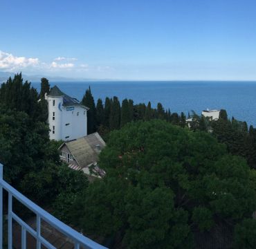 Вид на море из гостиницы VILLA MIRA в Алуште, Крым