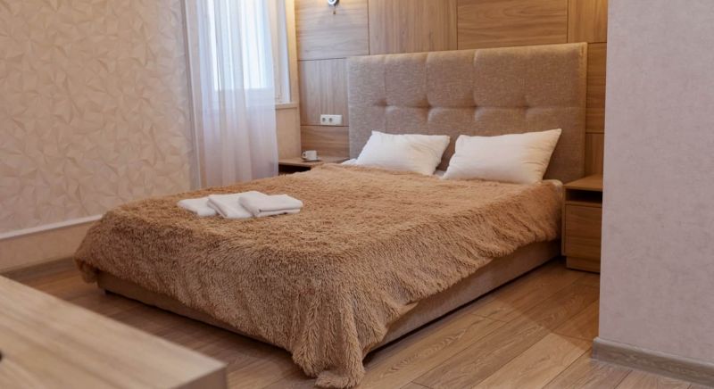 2-х местная кровать в 4-х местном номере отеля Вилла Мира в Алуште, Крым