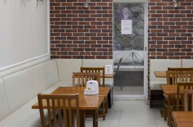 Интерье кафе гостиницы с питанием Вилла Мира в Алуште в Крыму